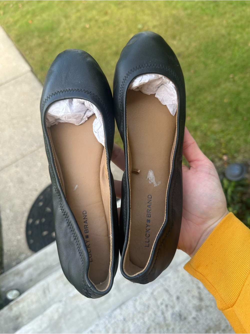Lucky Brand Black Leather Round-Toe Ballet Flats
